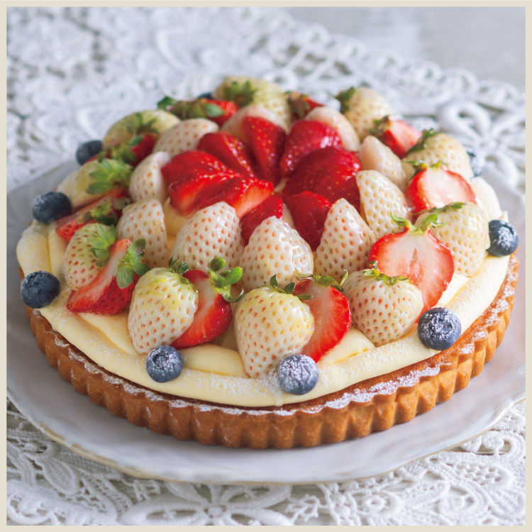 白いちごとあまおうのカスタードタルト