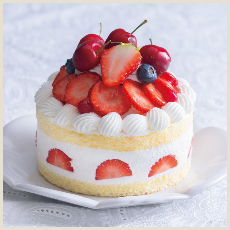 アメリカンチェリーと国産いちごのショートケーキ
